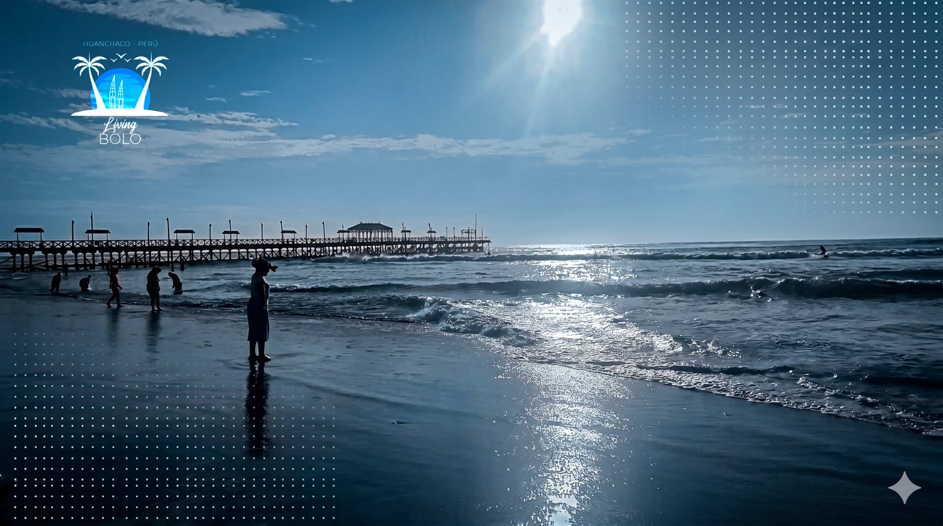 Vista del mar y el muelle de Huanchaco